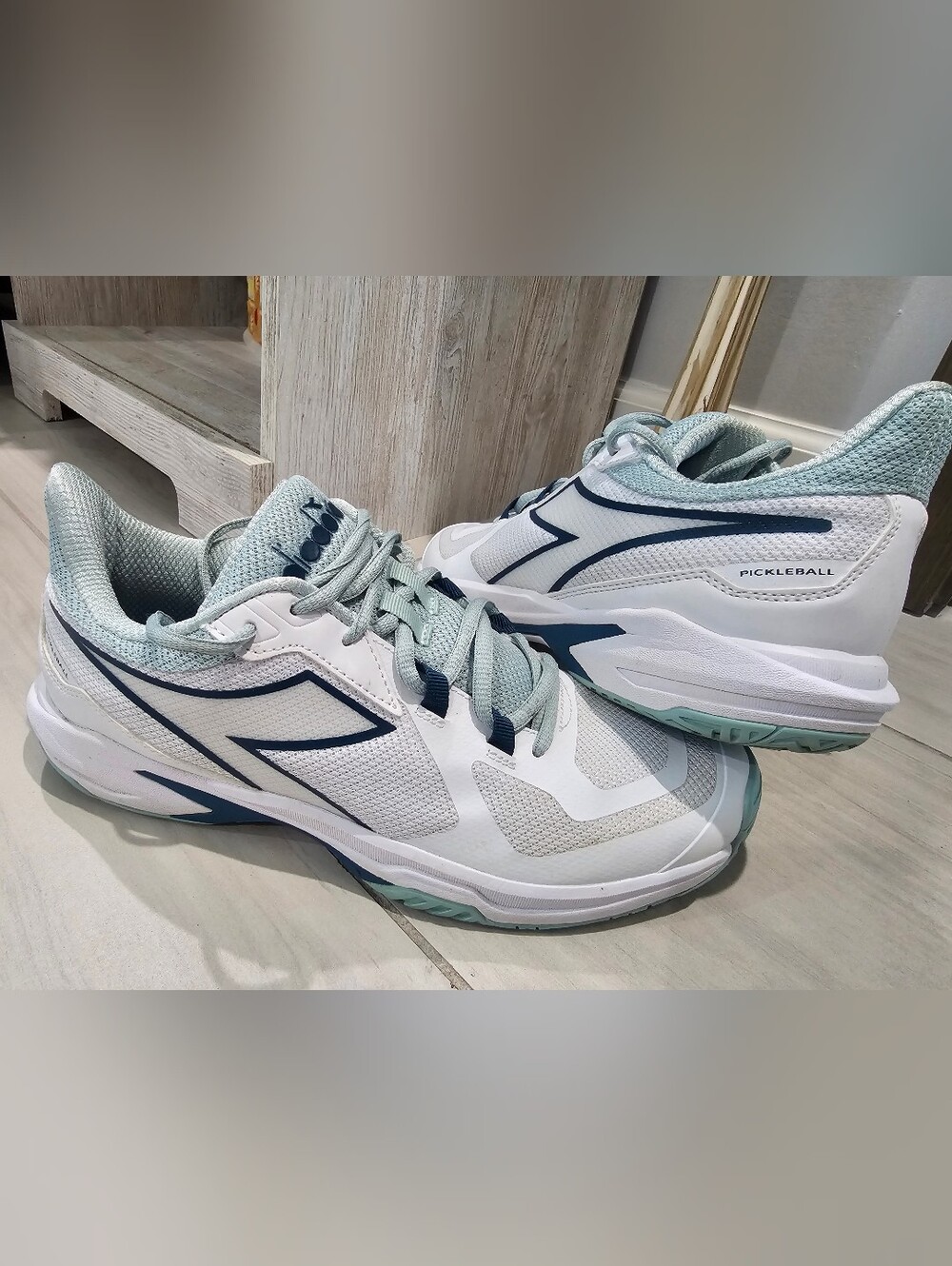 Diadora Womens White Blue Pickleball Shoes Sneakers Size 11.5
